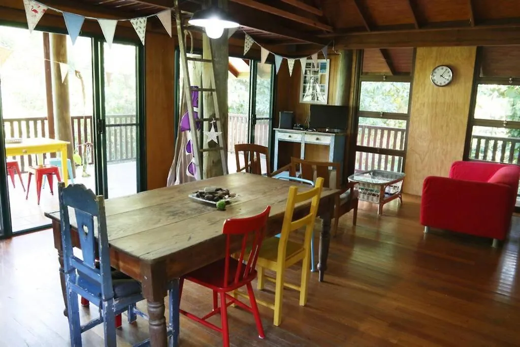 Treetops By The Sea: Your Family Holiday Escape! Villa Mission Beach Holiday home