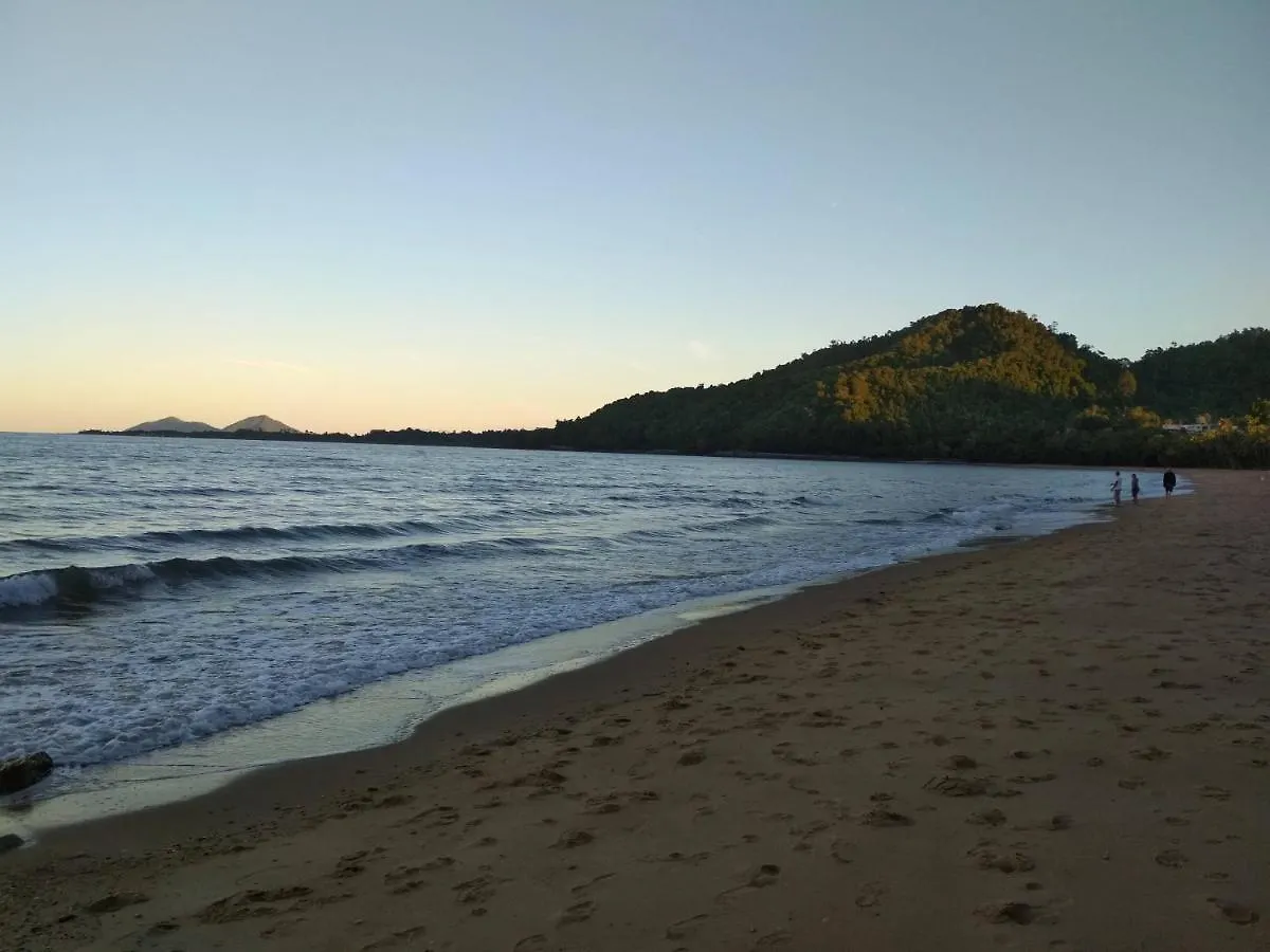 Holiday home Treetops By The Sea: Your Family Holiday Escape! Villa Mission Beach Australia