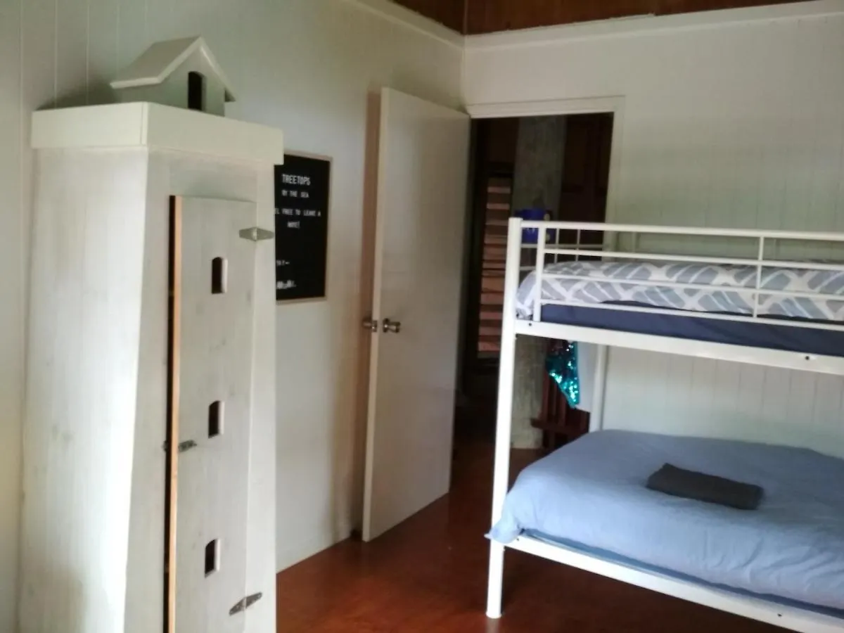 Treetops By The Sea: Your Family Holiday Escape! Villa Mission Beach